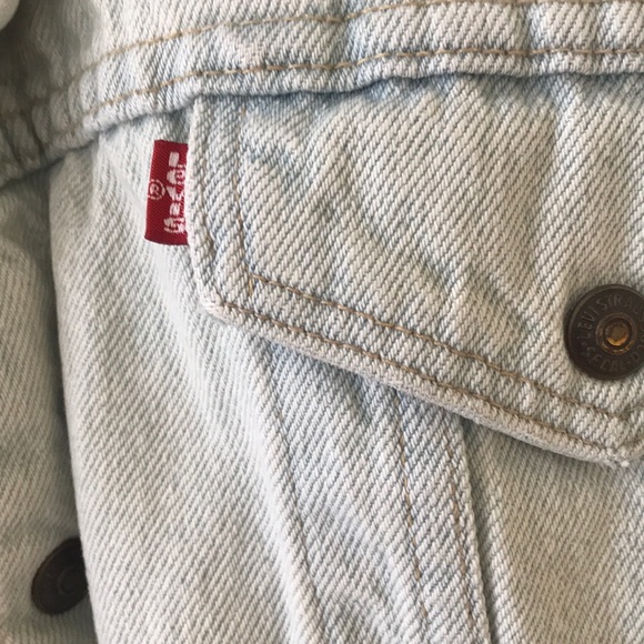 Vintage Levi’s Sherpa lined denim jacket! - Picture 2 of 4